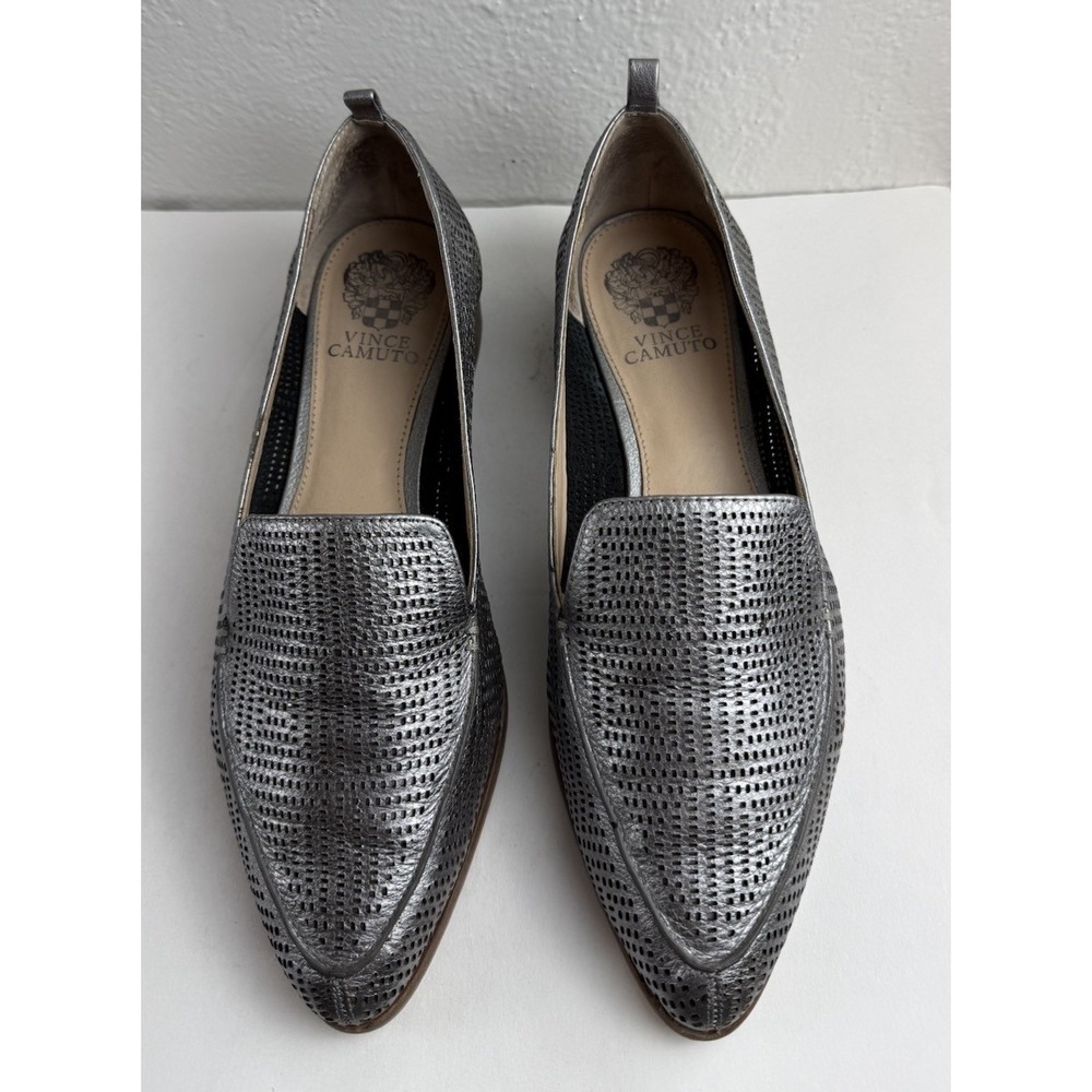 Vince Camuto Kadee Silver Pointed Toe Cut Out Leather Loafer Womens Flats Sz 9.5 - Picture 2 of 9